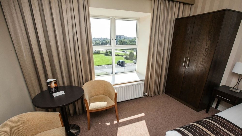 Imagen de la habitación del Hotel MENLO PARK. Foto 7