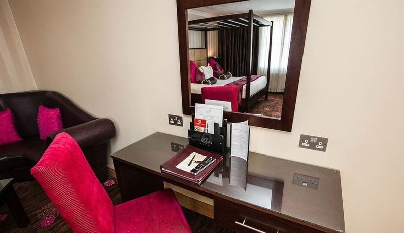 Imagen de la habitación del Hotel MENLO PARK. Foto 9