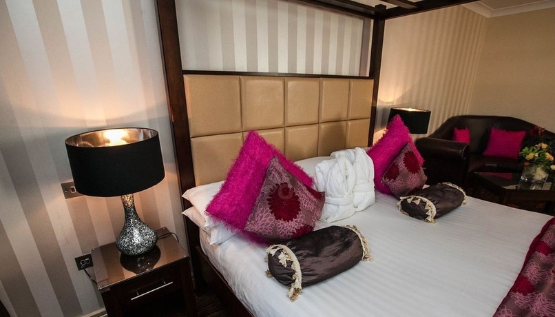 Imagen de la habitación del Hotel MENLO PARK. Foto 10