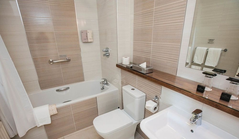 Imagen de la habitación del Hotel MENLO PARK. Foto 14