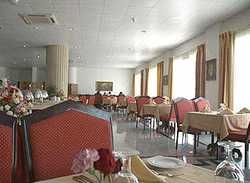 Imagen del bar/restaurante del Hotel MERCURE. Foto 1
