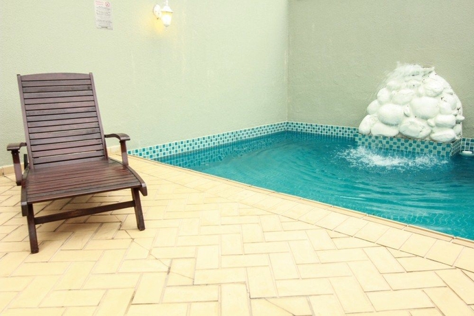 Imagen de la piscina del Hotel MERCURE JOINVILLE PLATZ. Foto 6