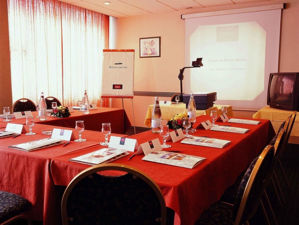 Imagen de los interiores del Hotel MERCURE MOULINS NORD. Foto 3