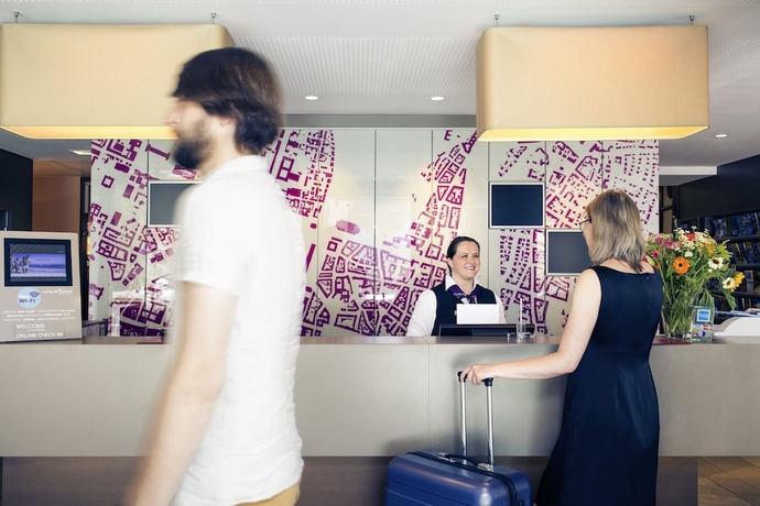 Imagen de los interiores del Hotel MERCURE MUNCHEN SCHWABING. Foto 15