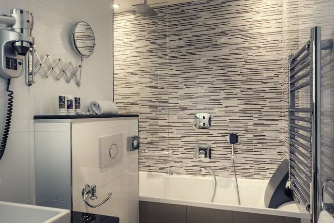 Imagen de la habitación del Hotel MERCURE PARIS ARC DE TRIOMPHE WAGRAM. Foto 13