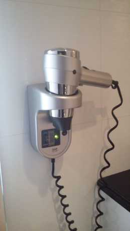 Imagen de la habitación del Hotel MERCURE PARIS ARC DE TRIOMPHE WAGRAM. Foto 15