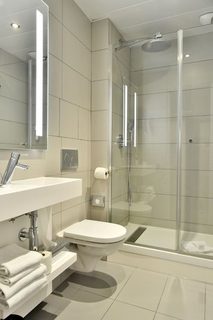 Imagen de la habitación del Hotel MERCURE PARIS GARE DE L'EST MAGENTA. Foto 19