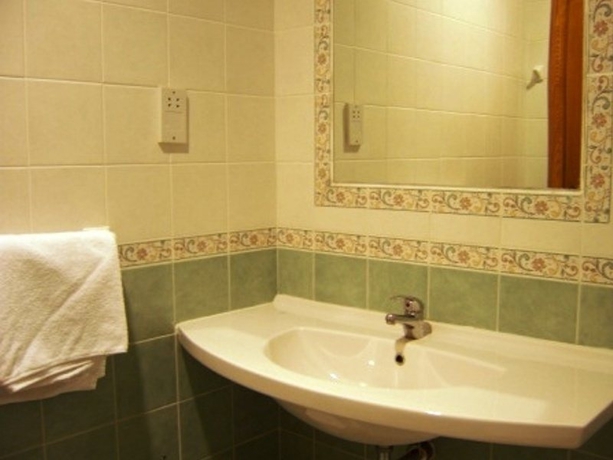 Imagen de la habitación del Hotel MERCURY RESIDENCE. Foto 6