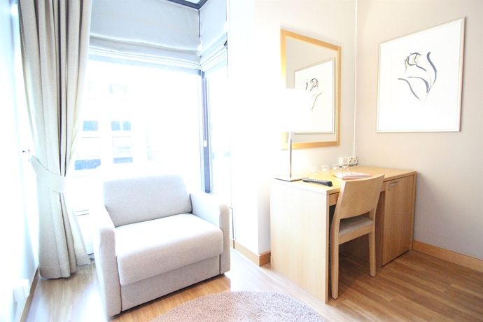 Imagen de la habitación del Hotel MERIPUISTO. Foto 4