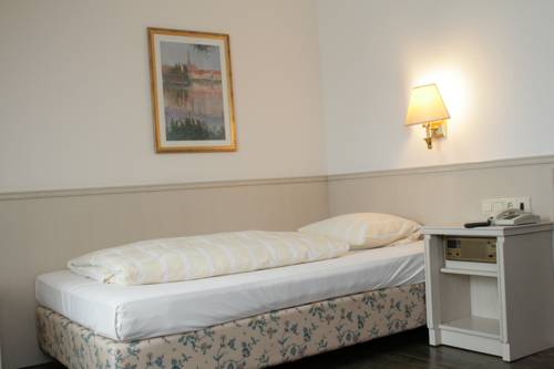Imagen de la habitación del Hotel MESSEHOTEL-MEDICI. Foto 7