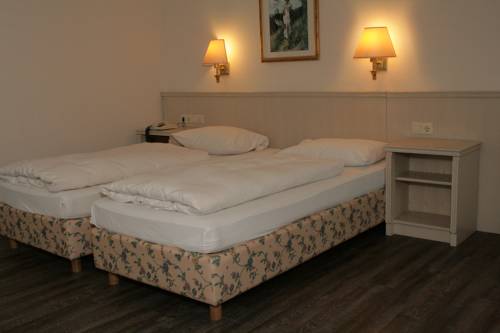 Imagen de la habitación del Hotel MESSEHOTEL-MEDICI. Foto 8