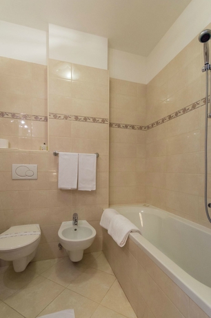 Imagen de la habitación del Hotel MESSNER. Foto 14