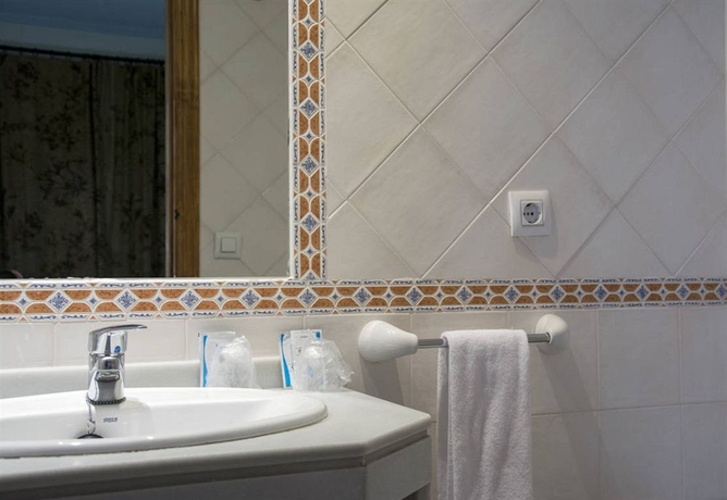 Imagen de la habitación del Hotel MEZQUITA. Foto 8