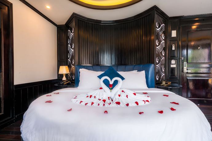 Imagen de la habitación del Hotel M\'Gloria Cruise. Foto 6