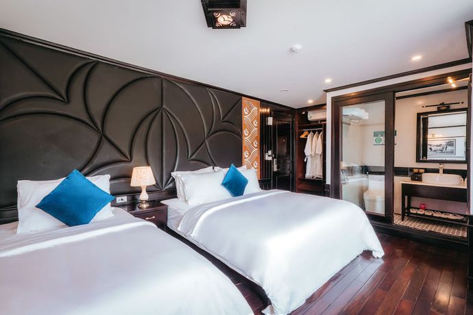 Imagen de la habitación del Hotel M\'Gloria Cruise. Foto 8