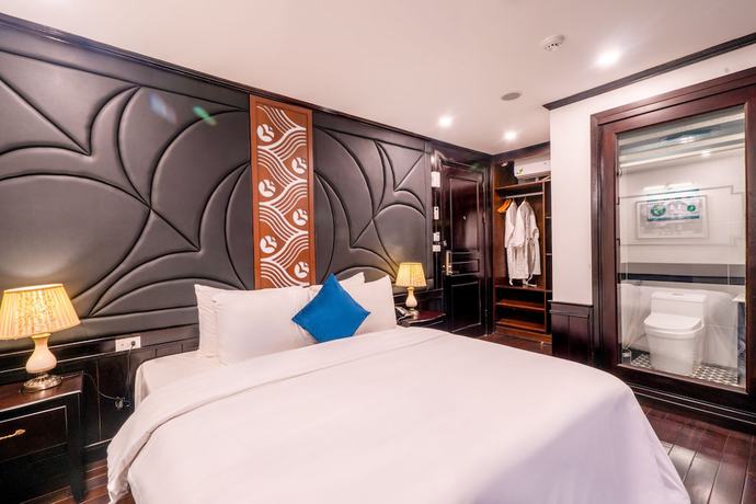 Imagen de la habitación del Hotel M\'Gloria Cruise. Foto 9