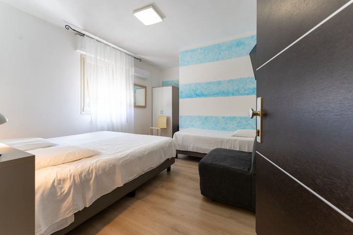 Imagen de la habitación del Hotel MH Benaco. Foto 6