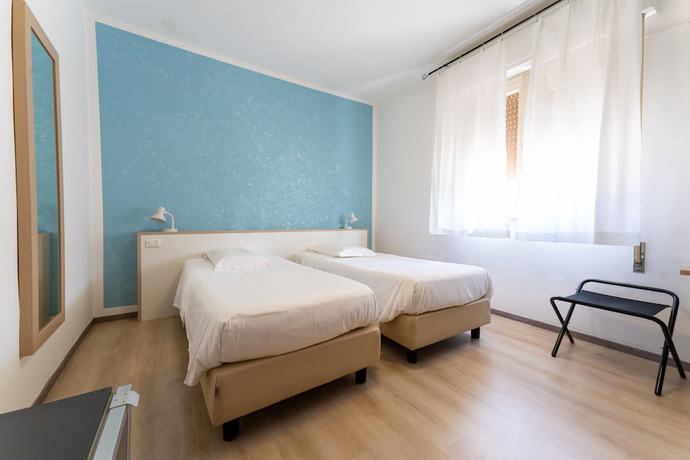 Imagen de la habitación del Hotel MH Benaco. Foto 8