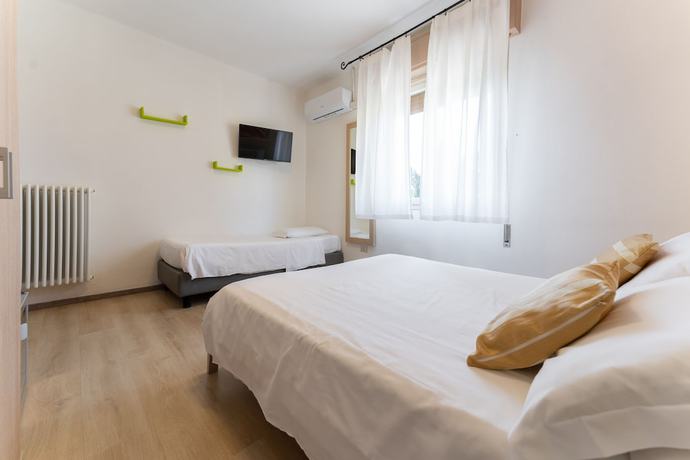Imagen de la habitación del Hotel MH Benaco. Foto 10