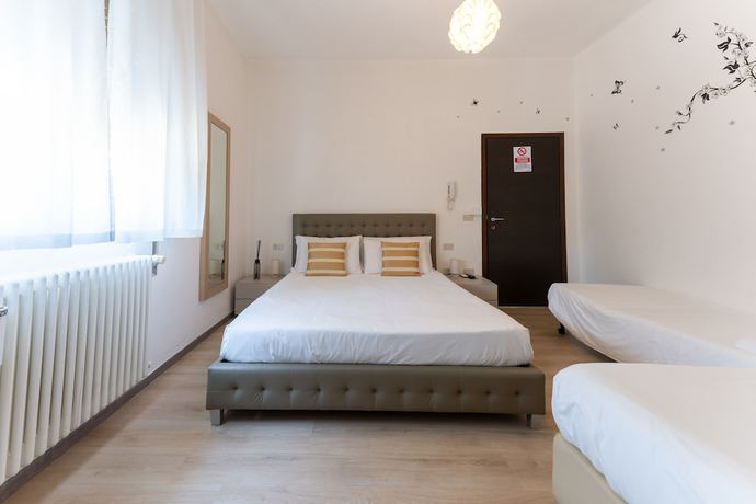 Imagen de la habitación del Hotel MH Benaco. Foto 11