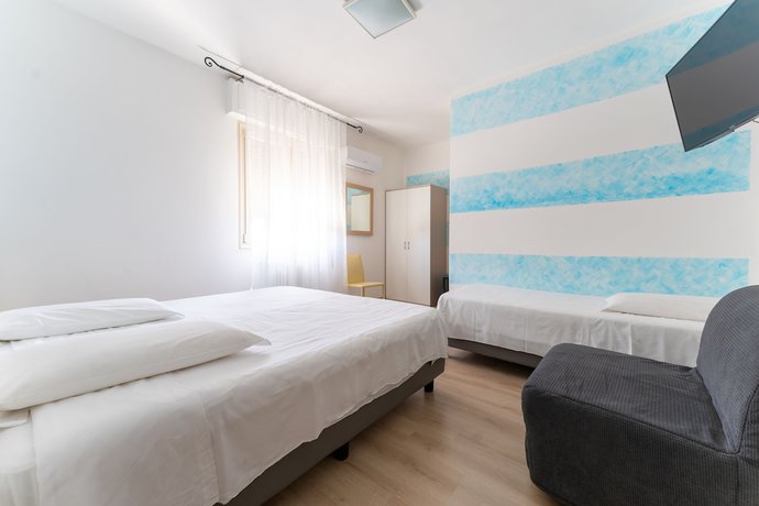 Imagen de la habitación del Hotel MH Benaco. Foto 14