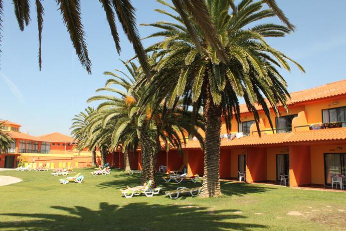 Imagen de los exteriores del Hotel MH Dona Rita. Foto 4