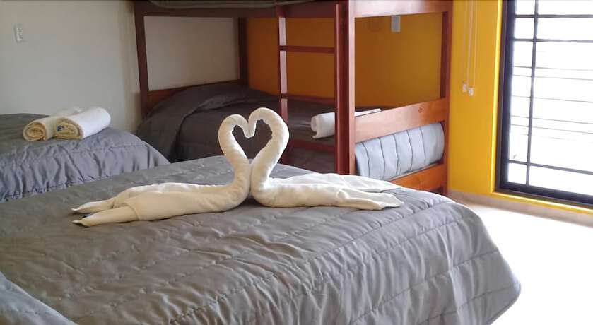 Imagen de la habitación del Hotel MH. Foto 9