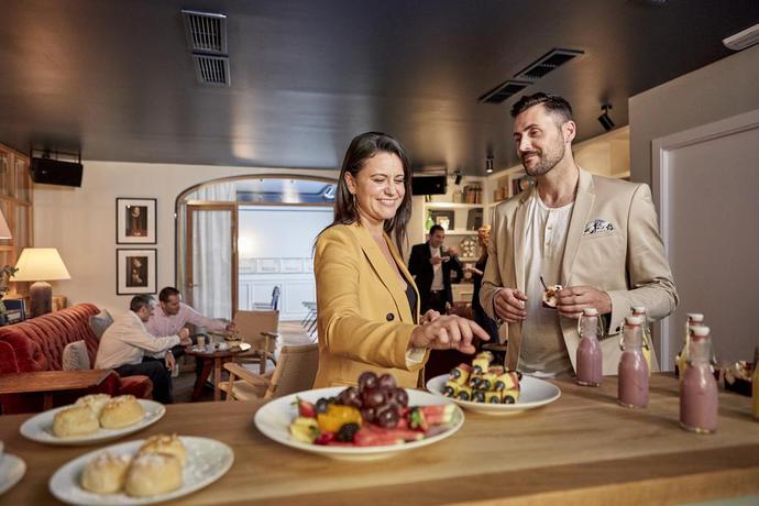 Imagen del bar/restaurante del Hotel MHOUSE Boutique Palma. Foto 2