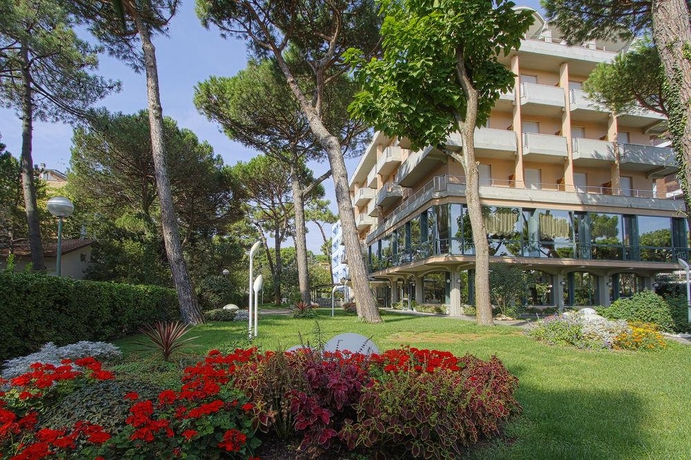 Imagen general del Hotel MICHELANGELO, Milano Marittima. Foto 7