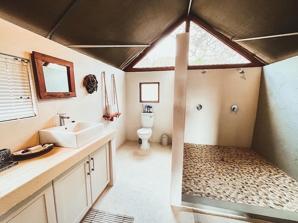 Imagen de la habitación del Hotel MILIMA Big 5 Safari Lodge. Foto 8