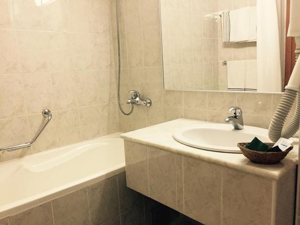 Imagen de los interiores del Hotel MILLENIUM. Foto 15