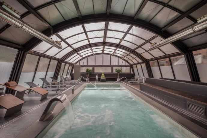 Imagen de la piscina del Hotel MIM Baqueira Member of Melia Collection. Foto 15