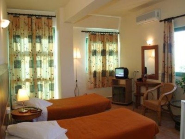 Imagen general del Hotel MINOS BAY. Foto 8