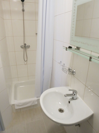 Imagen de la habitación del Hotel MIRA. Foto 7