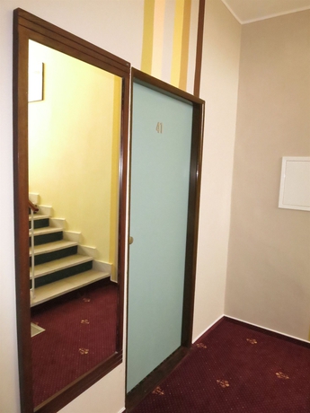 Imagen de los interiores del Hotel MIRA. Foto 12