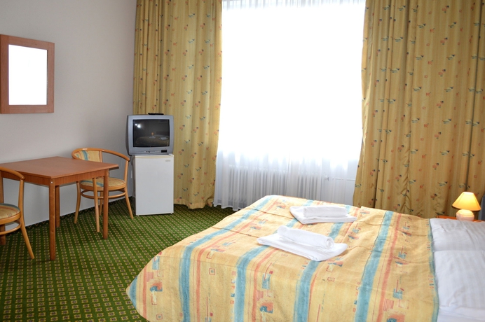 Imagen de la habitación del Hotel MIRA. Foto 8