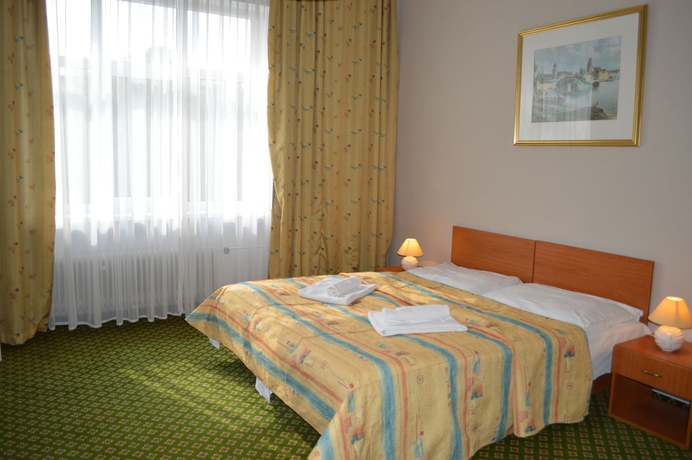 Imagen de la habitación del Hotel MIRA. Foto 9