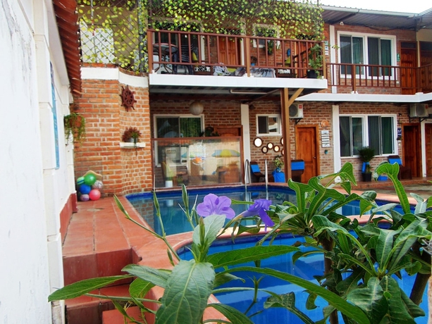 Imagen de la piscina del Hotel MIRAMAR LODGE. Foto 12