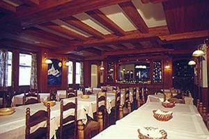Imagen del bar/restaurante del Hotel MIRAVIDI. Foto 2
