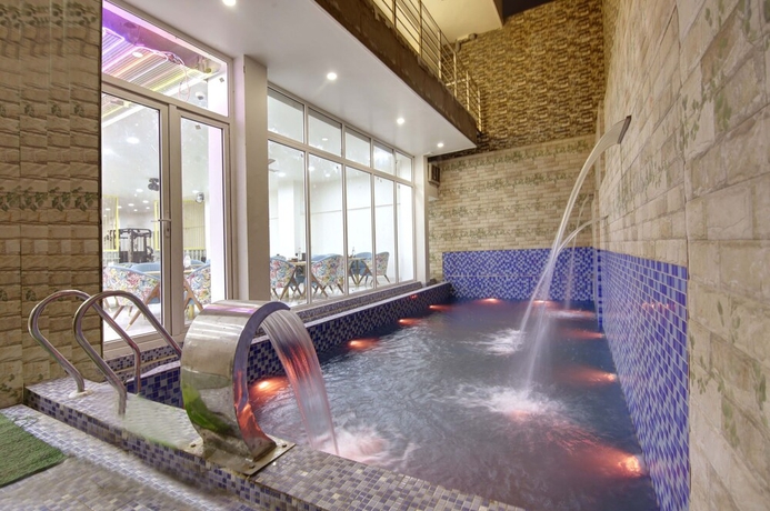 Imagen de la piscina del Hotel MIYABI HOTEL. Foto 12