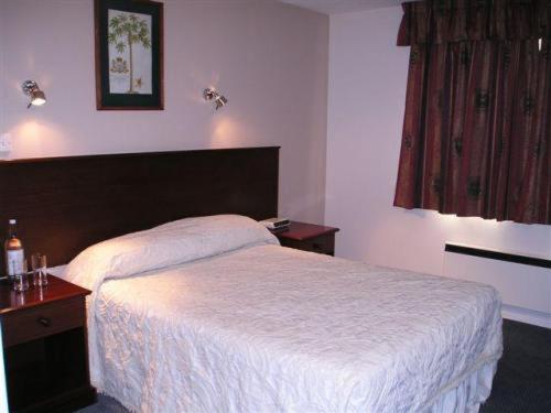 Imagen de la habitación del Hotel MK, Towcester. Foto 6