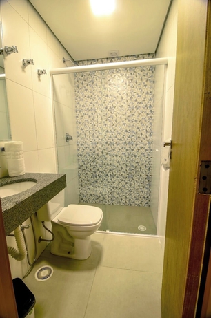 Imagen de la habitación del Hotel MLG HOTEL. Foto 13