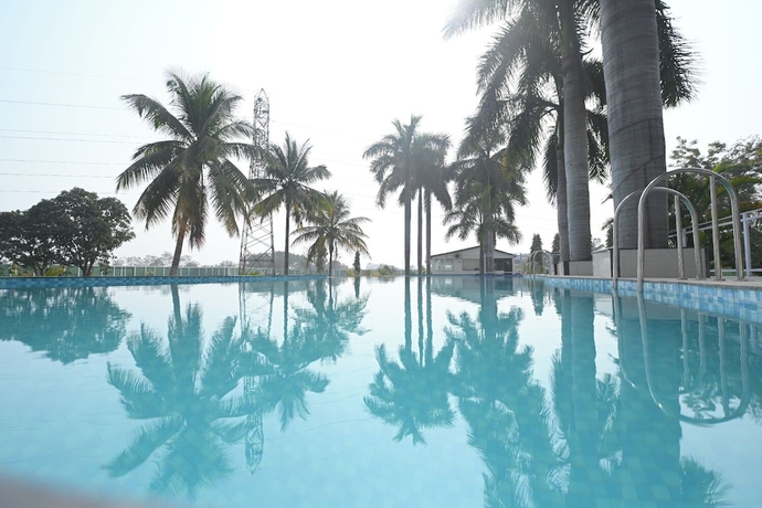 Imagen de la piscina del Hotel MM Resort ands Bhilai. Foto 8