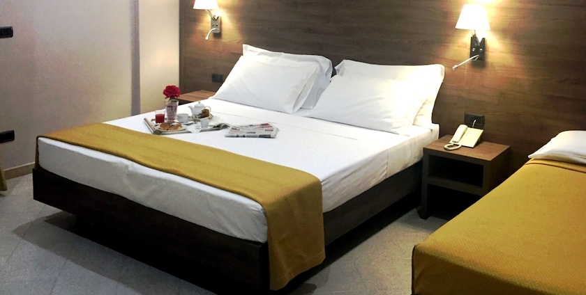 Imagen de la habitación del Hotel MODERNO, Bari. Foto 10