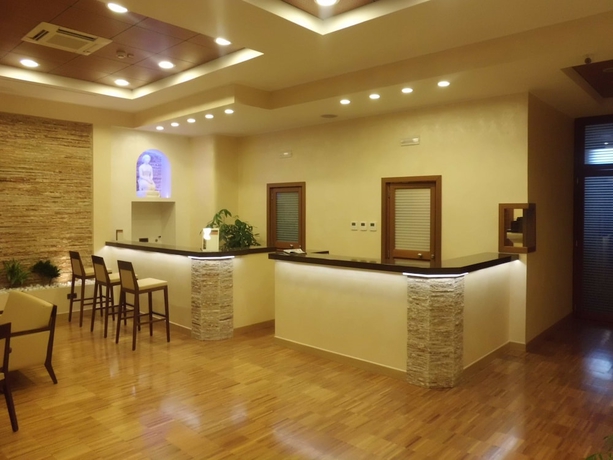 Imagen de los interiores del Hotel MODERNO, Bari. Foto 19