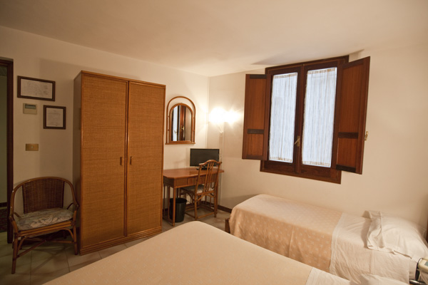 Imagen general del Hotel MODERNO, Trapani. Foto 8