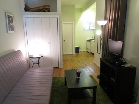 Imagen general del Hotel MOMA Apartments. Foto 9