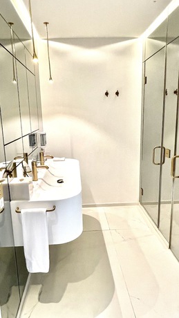 Imagen de la habitación del Hotel MONDRIAN Luxury Suites and Apartments Old Town Market Square. Foto 4