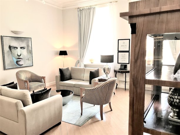 Imagen de la habitación del Hotel MONDRIAN Luxury Suites and Apartments Old Town Market Square. Foto 5