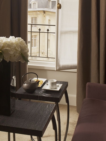 Imagen de los interiores del Hotel MONTALEMBERT. Foto 8